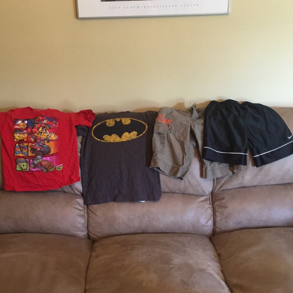 Boys 6/7 lot of T-shirts and shorts